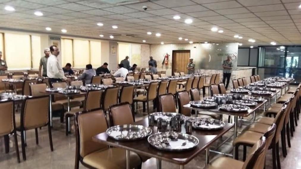 Sasumaa Gujarati Thali-4